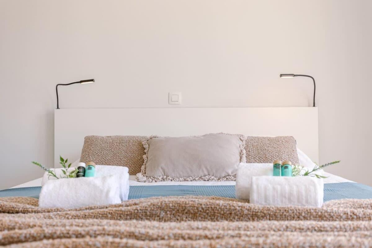 Huswell - Lovely Apartment With Lateral Sea View And Parking Остенде Экстерьер фото