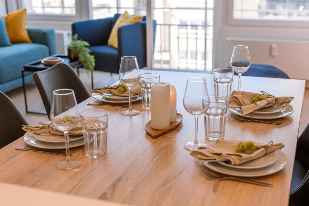 Huswell - Lovely Apartment With Lateral Sea View And Parking Остенде Экстерьер фото