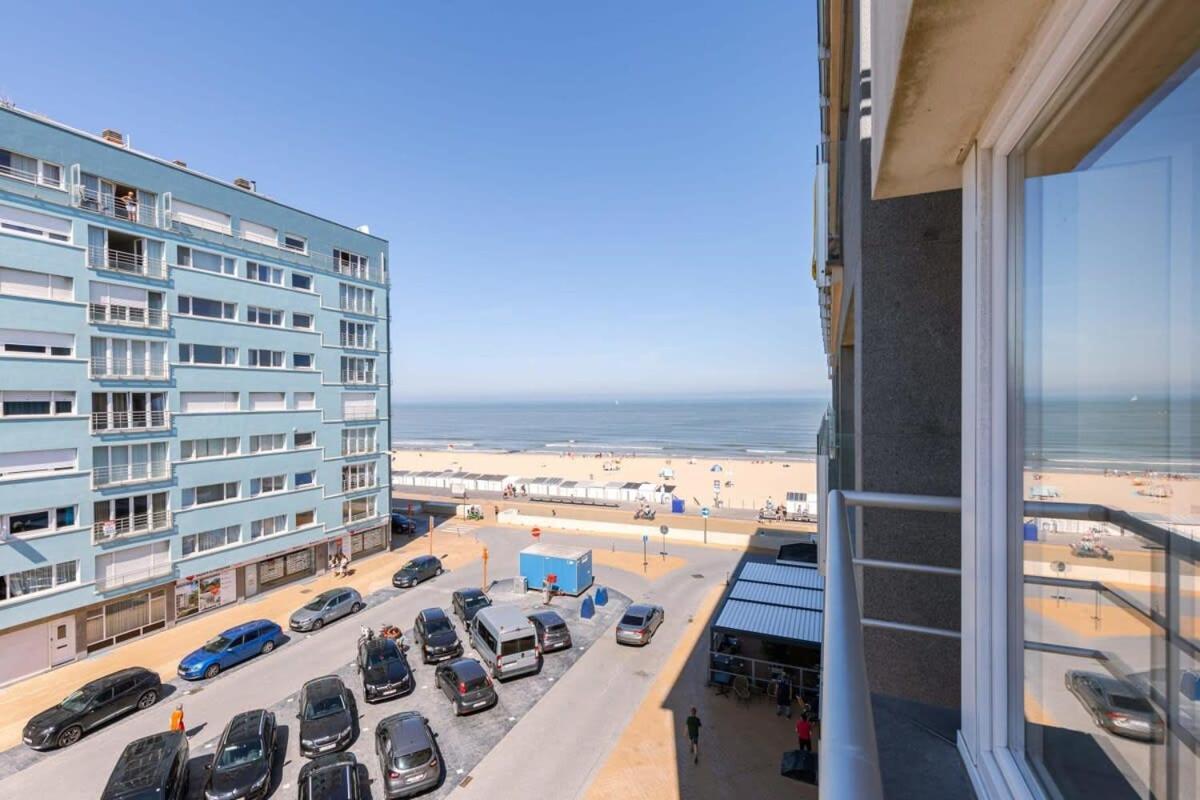 Huswell - Lovely Apartment With Lateral Sea View And Parking Остенде Экстерьер фото