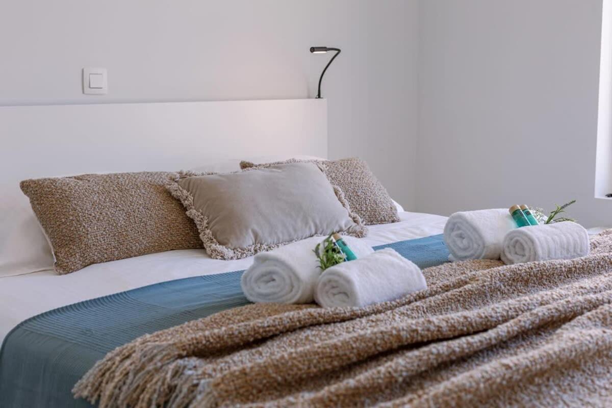Huswell - Lovely Apartment With Lateral Sea View And Parking Остенде Экстерьер фото